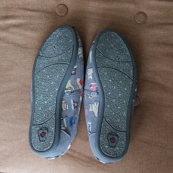 Adorable Cat-themed Bobs From Skechers Shoes Excellent Condition - Picture 6 of 7